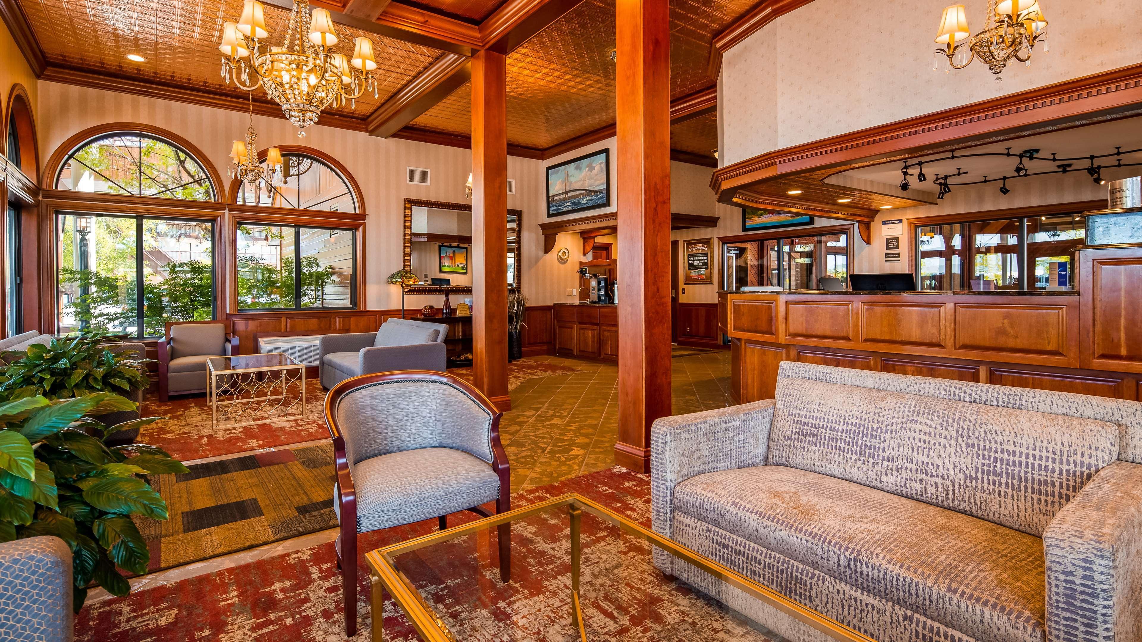 Best Western Plus Dockside Waterfront Inn Макино Сити Екстериор снимка