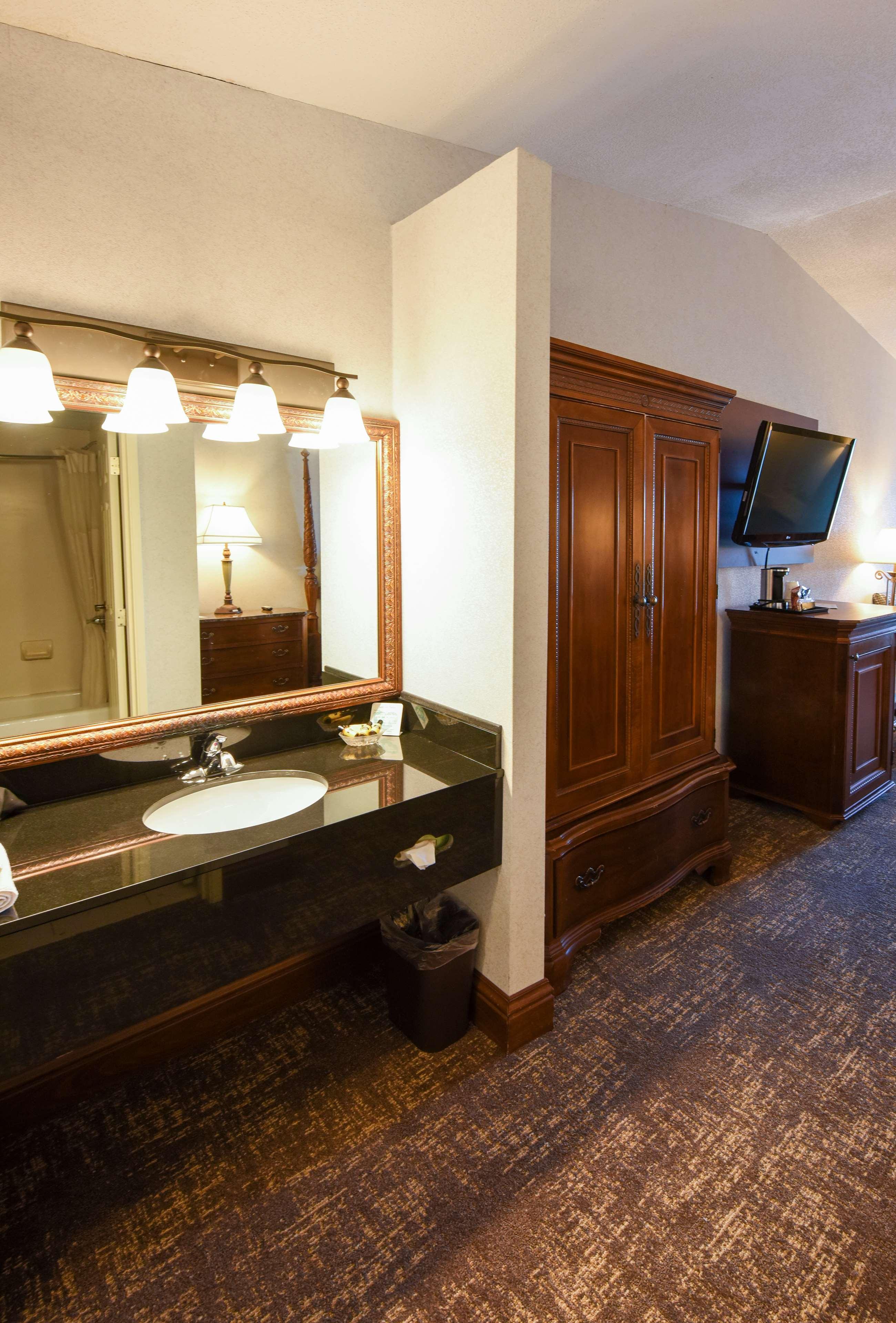 Best Western Plus Dockside Waterfront Inn Макино Сити Екстериор снимка