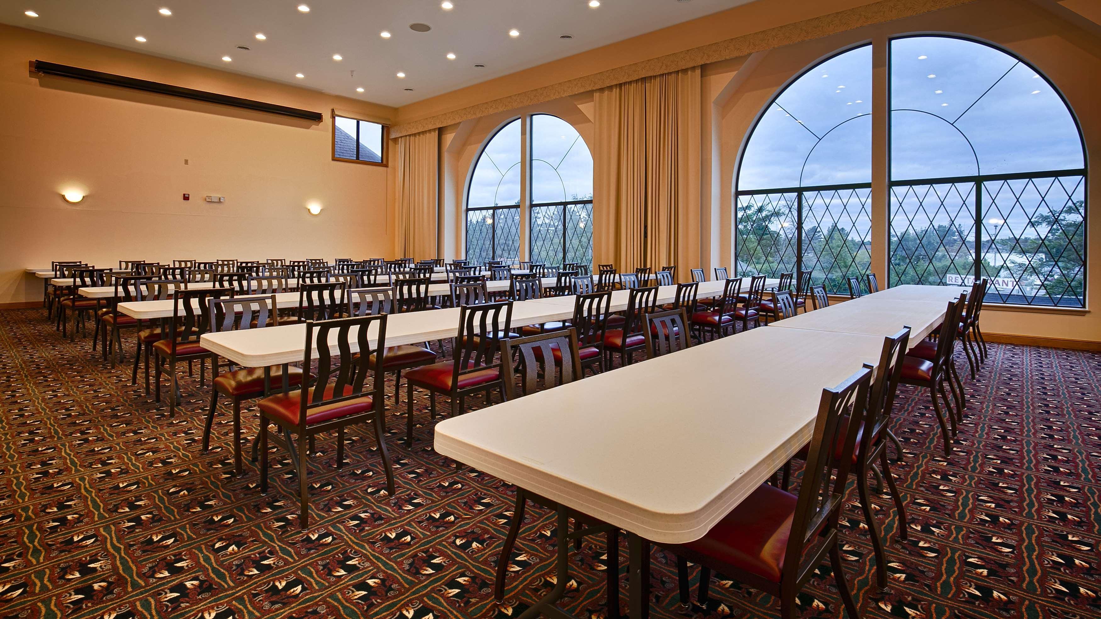 Best Western Plus Dockside Waterfront Inn Макино Сити Екстериор снимка