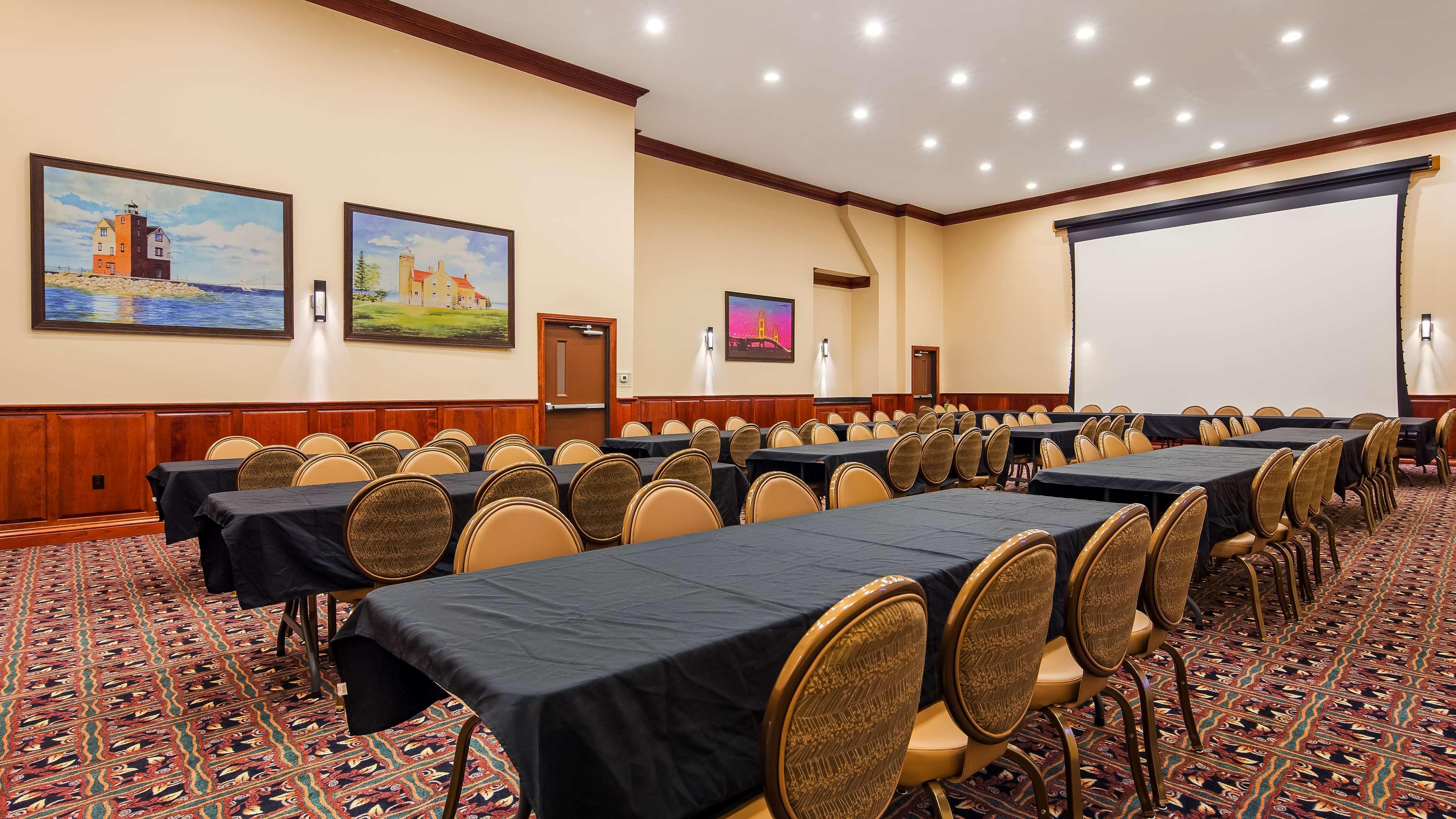 Best Western Plus Dockside Waterfront Inn Макино Сити Екстериор снимка