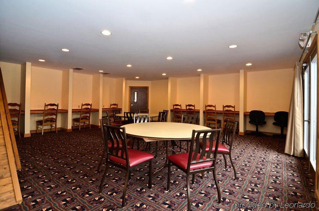 Best Western Plus Dockside Waterfront Inn Макино Сити Екстериор снимка