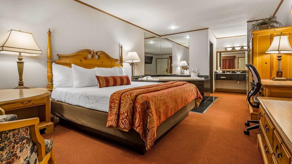 Best Western Plus Dockside Waterfront Inn Макино Сити Екстериор снимка