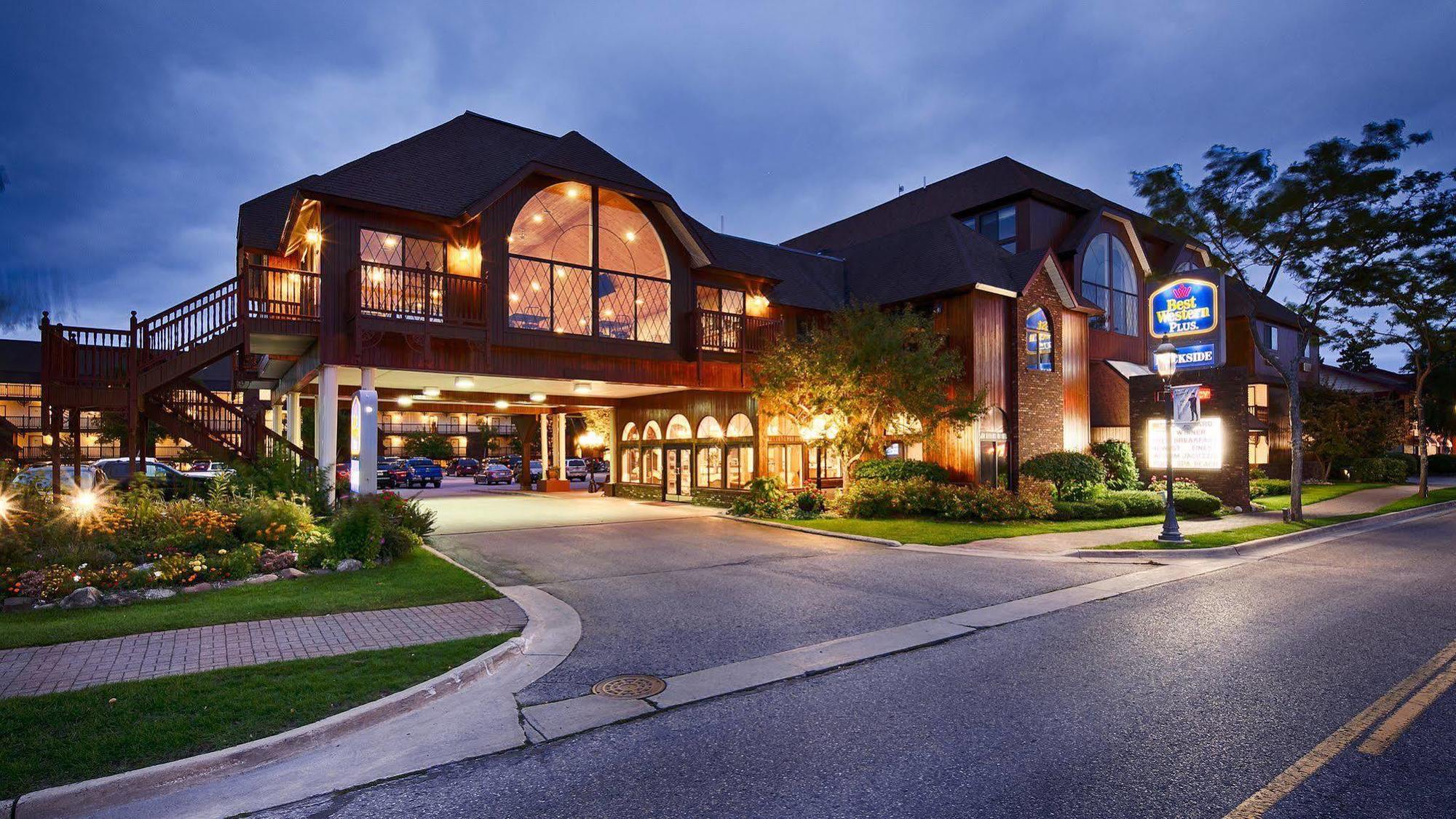 Best Western Plus Dockside Waterfront Inn Макино Сити Екстериор снимка