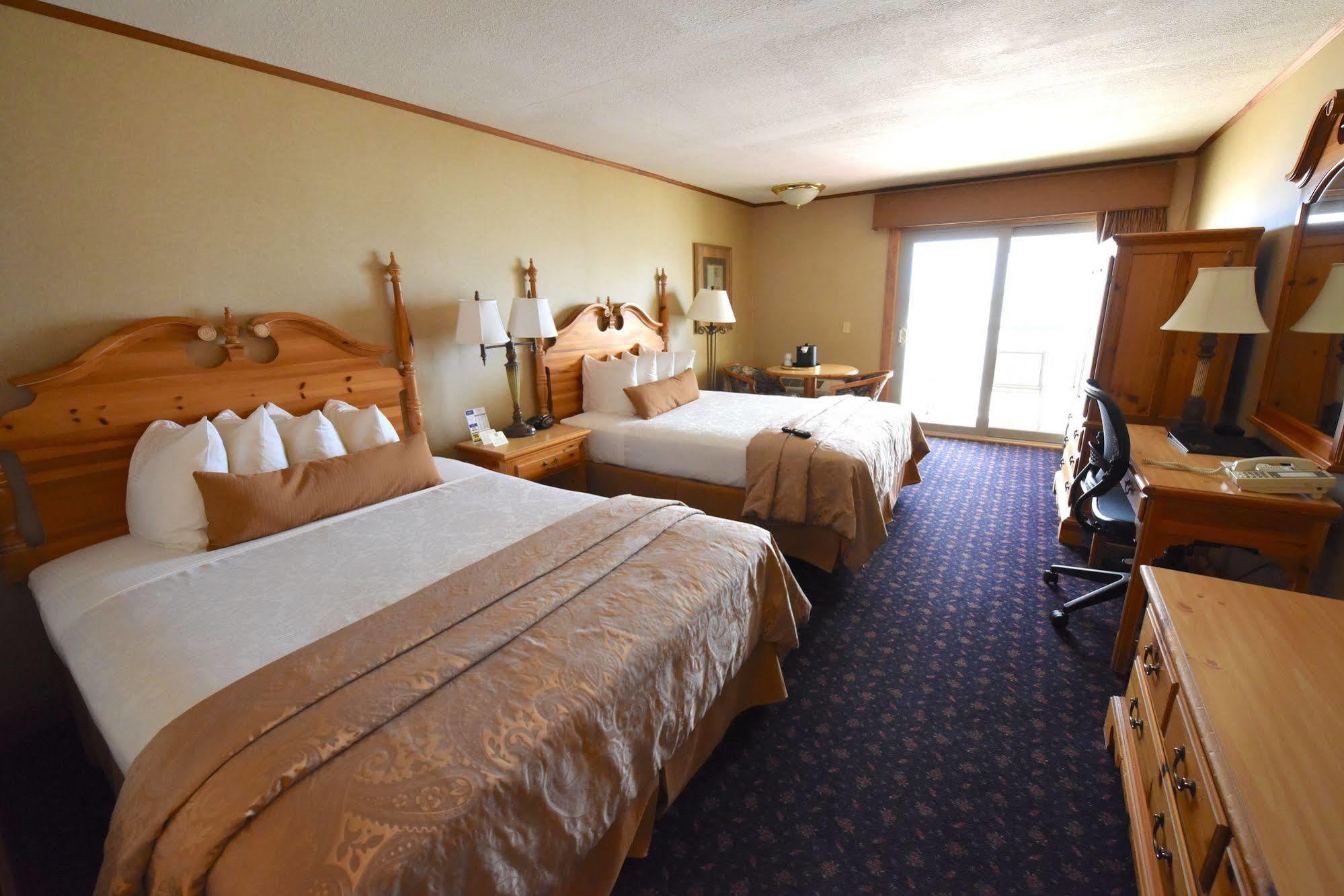 Best Western Plus Dockside Waterfront Inn Макино Сити Екстериор снимка