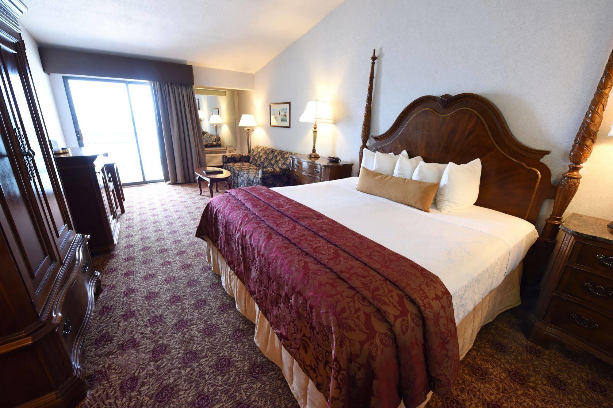Best Western Plus Dockside Waterfront Inn Макино Сити Екстериор снимка