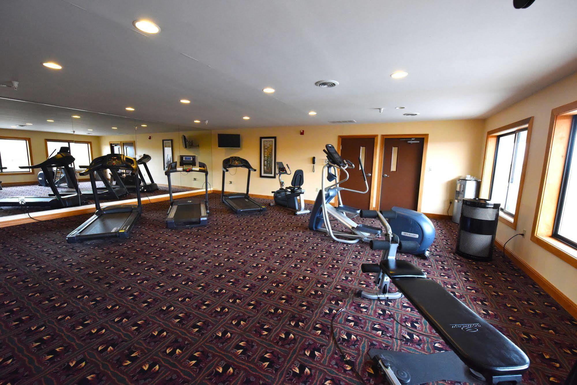 Best Western Plus Dockside Waterfront Inn Макино Сити Екстериор снимка
