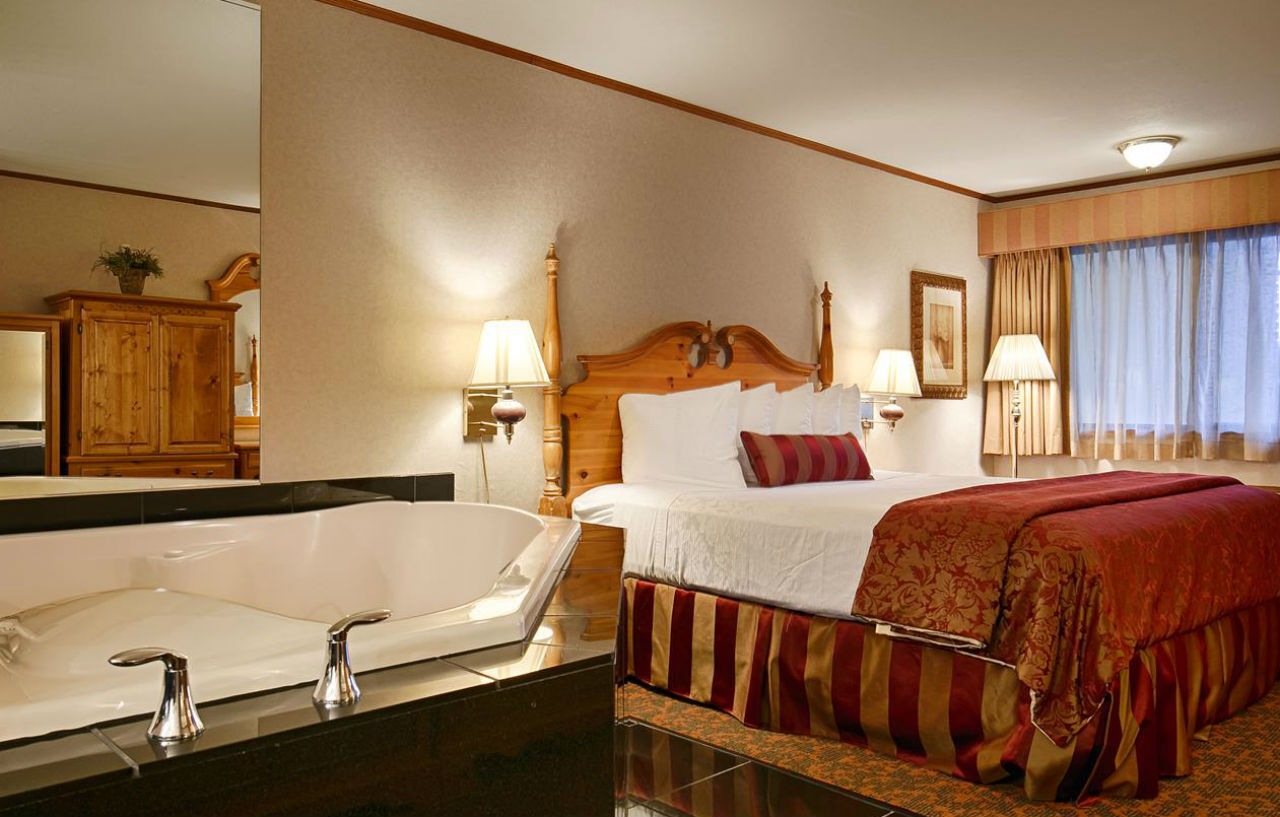 Best Western Plus Dockside Waterfront Inn Макино Сити Екстериор снимка