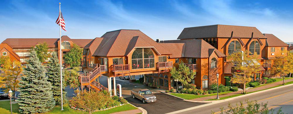 Best Western Plus Dockside Waterfront Inn Макино Сити Екстериор снимка